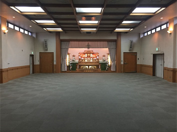 葬儀式場全景（椅子100席）