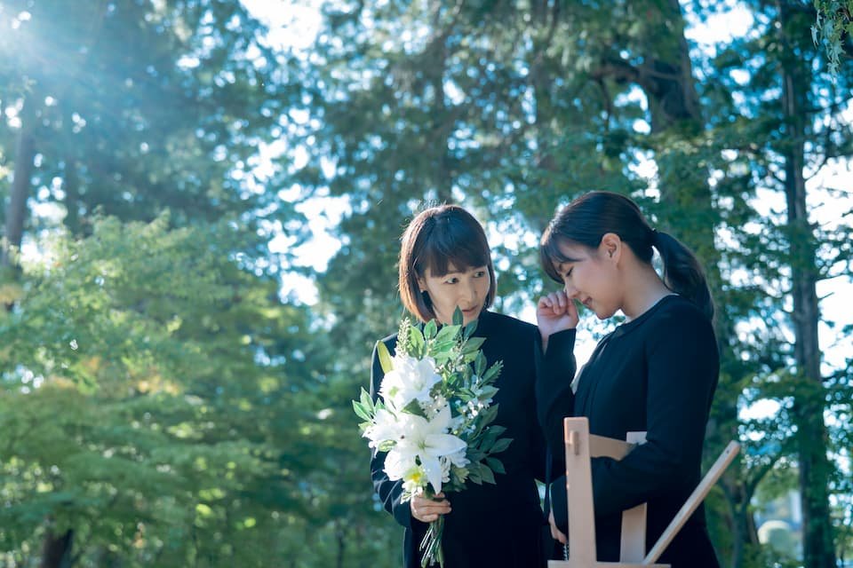 【保存版】親の葬儀ガイド|準備・費用・手続き、やることや流れをすべて解説 【保存版】親の葬儀ガイド|準備・費用・手続き、やることや流れをすべて解説