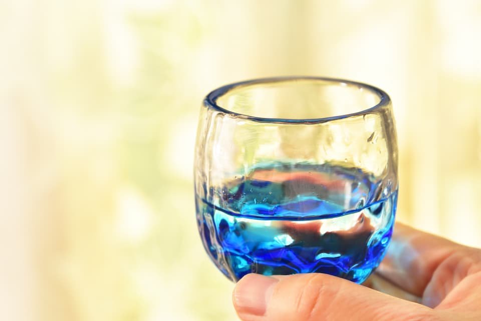 献杯（けんぱい）のマナーを解説！葬儀・家族葬・法事でのタイミングや例文などをご紹介